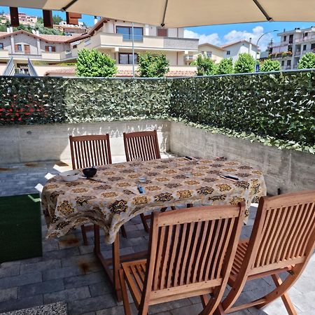 Kd Apartment, Accogliente, Moderno E Spazioso. 카스텔디상로 외부 사진