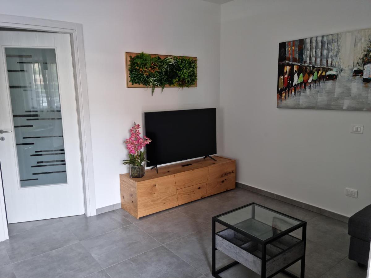 Kd Apartment, Accogliente, Moderno E Spazioso. 카스텔디상로 외부 사진