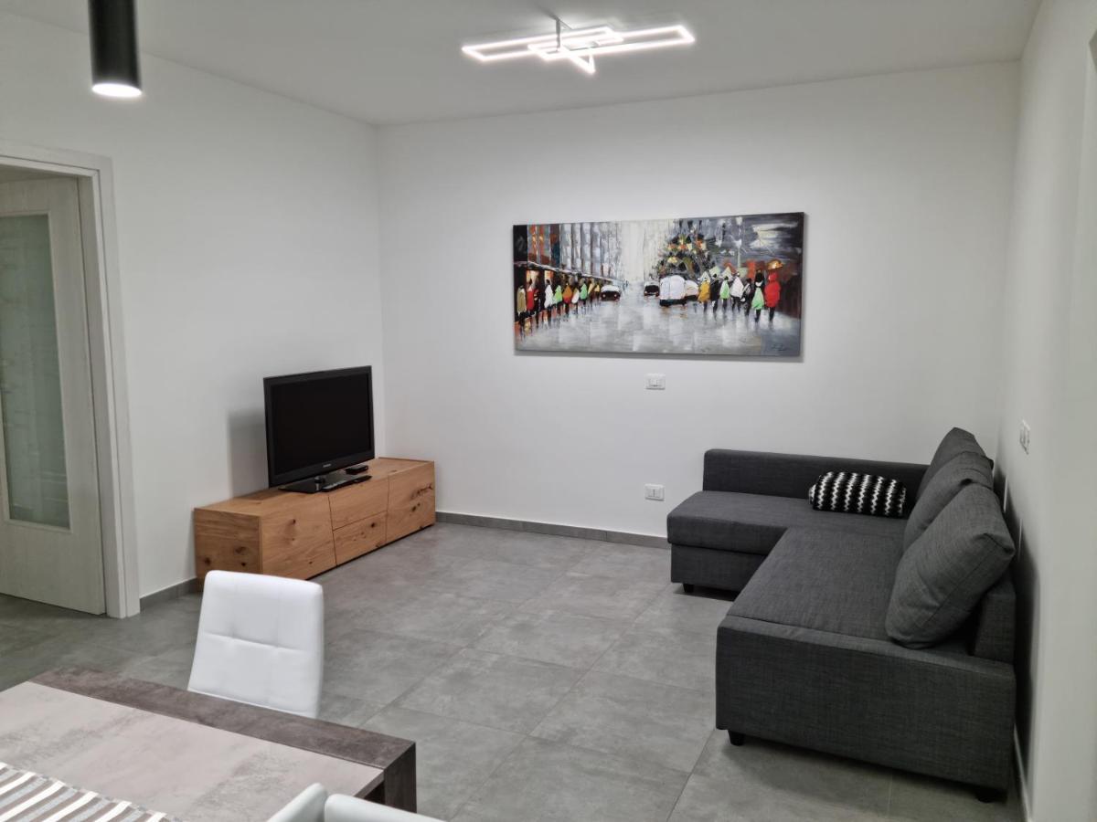 Kd Apartment, Accogliente, Moderno E Spazioso. 카스텔디상로 외부 사진
