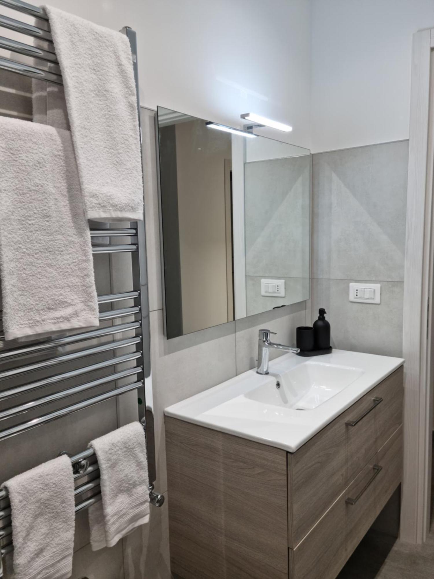 Kd Apartment, Accogliente, Moderno E Spazioso. 카스텔디상로 외부 사진